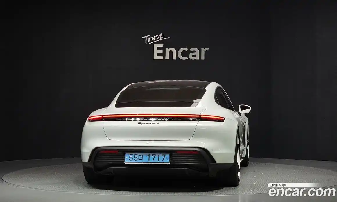 Porsche Taycan 2022 0.1 гидро в Москве № 197483, фото 4