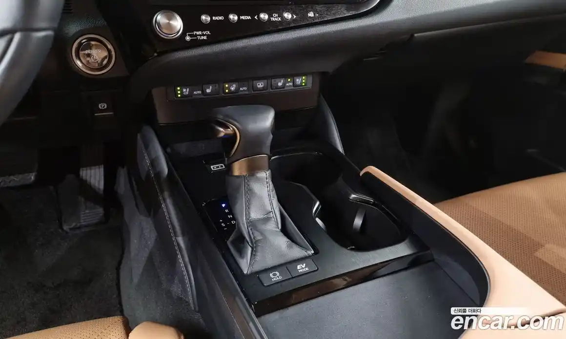 Lexus ES 2024 2.5 гидро в Москве № 198801, фото 9
