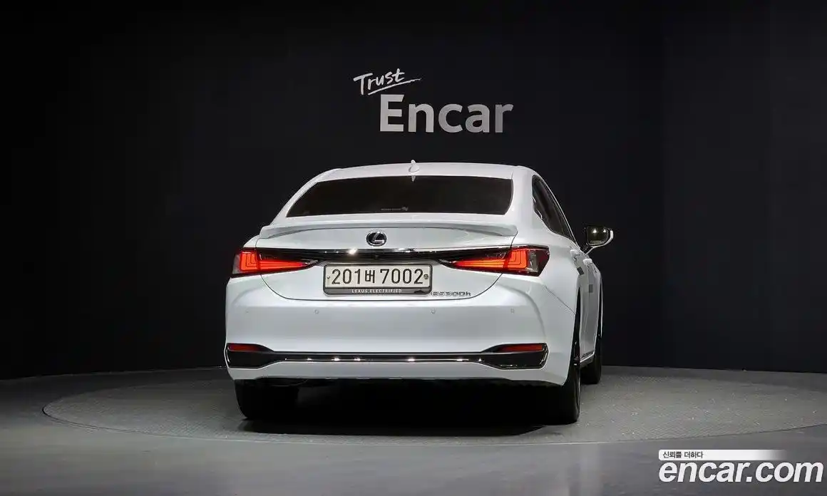 Lexus ES 2024 2.5 гидро в Москве № 198852, фото 4