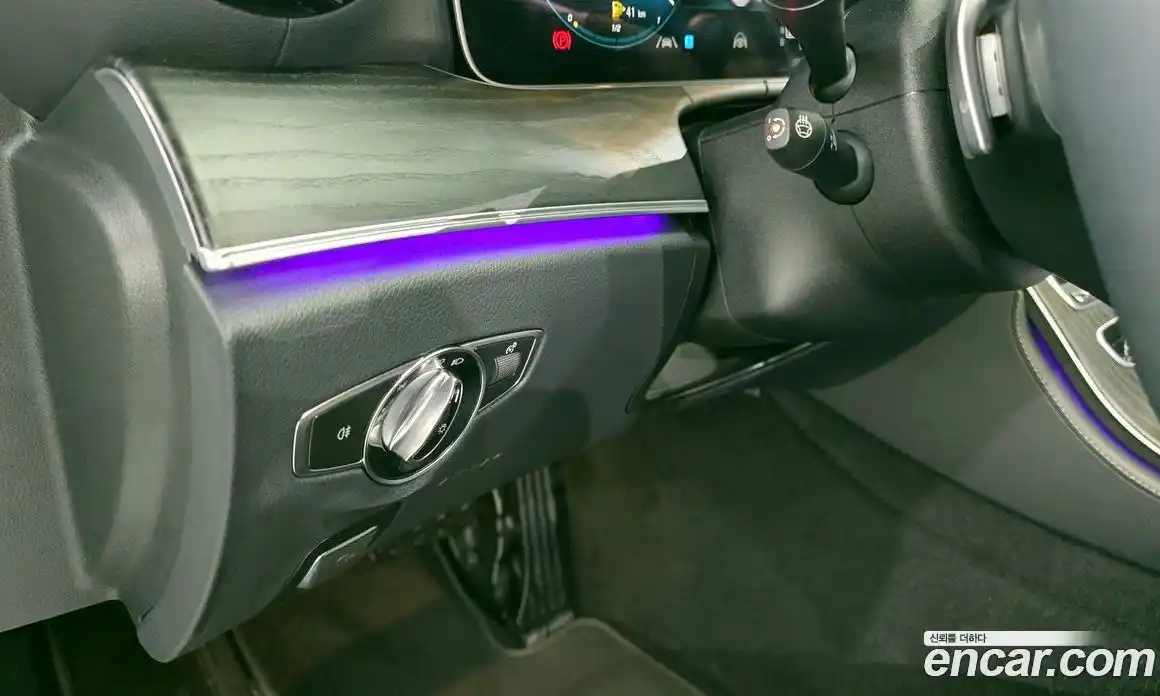 Mercedes-Benz E-Class 2023 2.0 гидро, фото 15