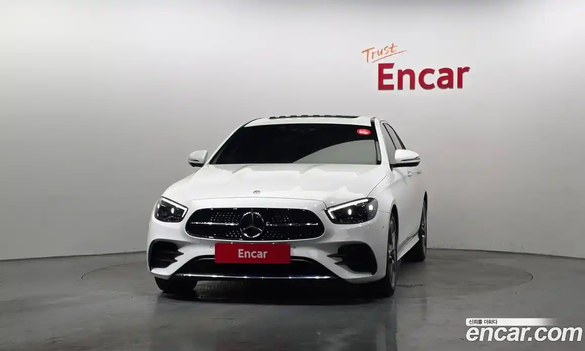 Mercedes-Benz E-Class 2023 2.0 гидро, фото 3