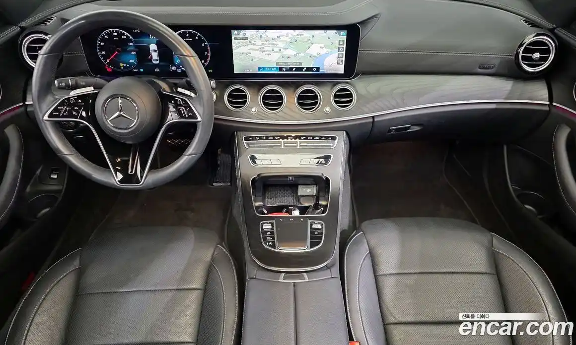 Mercedes-Benz E-Class 2023 2.0 гидро, фото 7