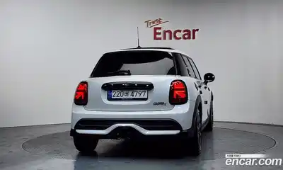 Mini Cooper 2023 2.0 гидро в Москве № 205080, миниатюра 3