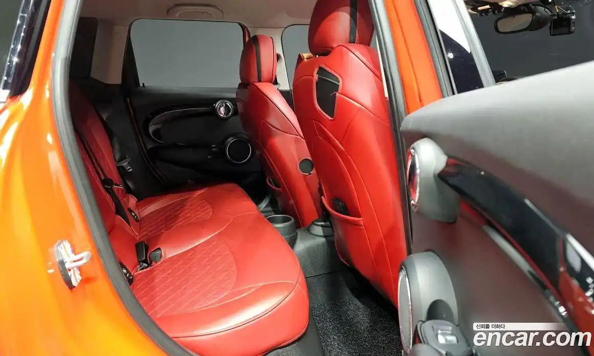 Mini Cooper 2019 2.0 гидро в Москве № 214239, фото 11