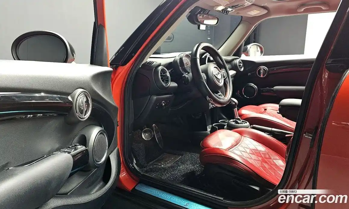 Mini Cooper 2019 2.0 гидро в Москве № 214239, фото 12