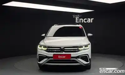Volkswagen Tiguan 2023 2.0 гидро в Москве № 214943, миниатюра 3