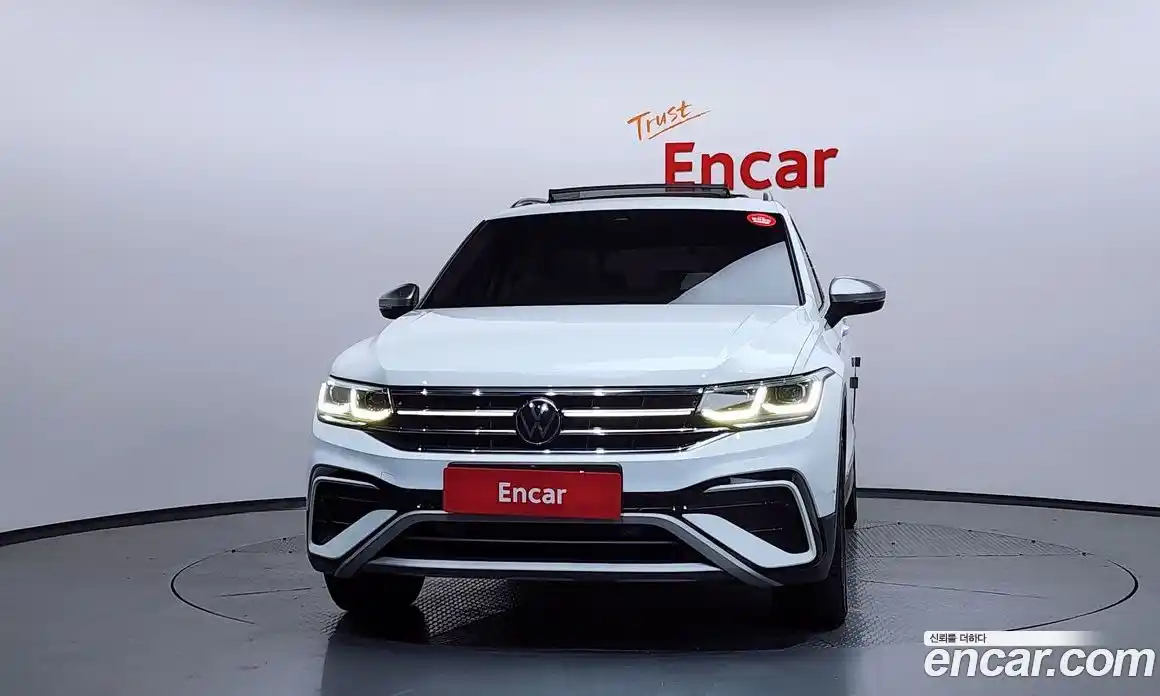 Volkswagen Tiguan 2022 2.0 гидро в Москве № 215006, фото 3