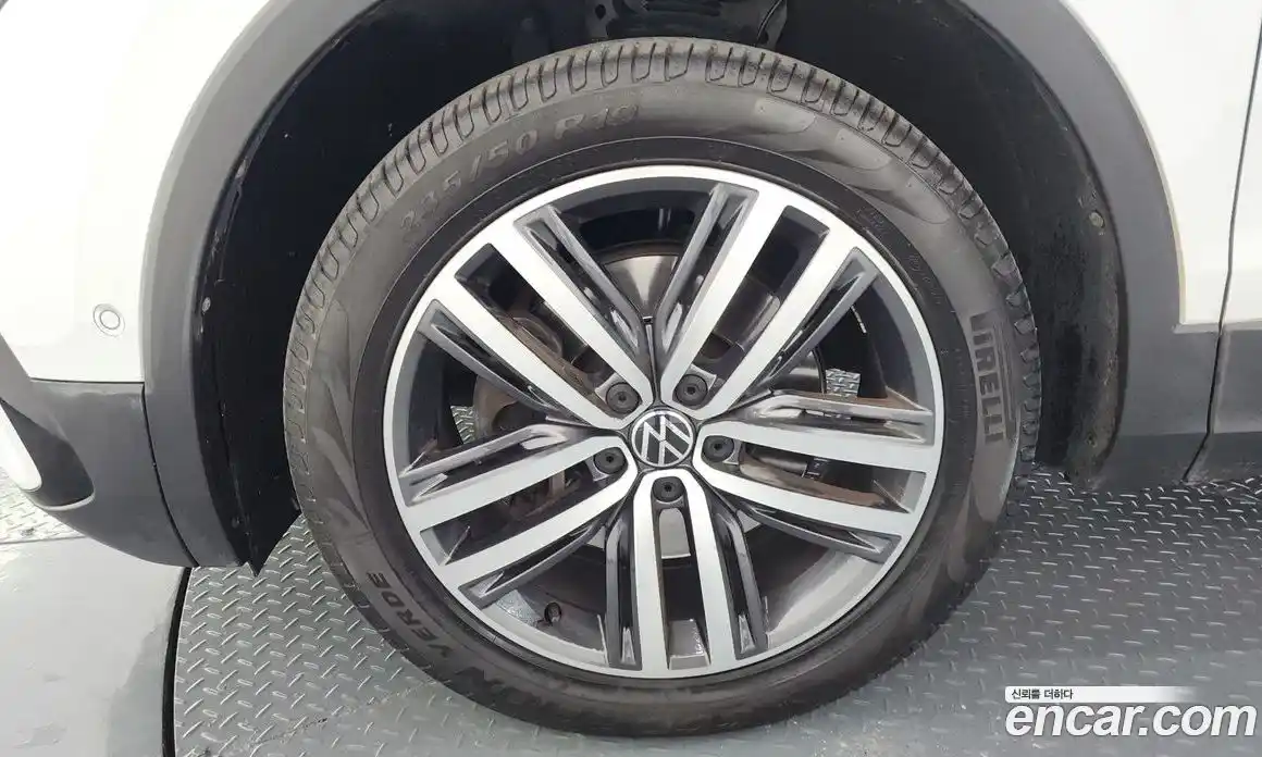 Volkswagen Tiguan 2022 2.0 гидро в Москве № 215006, фото 5