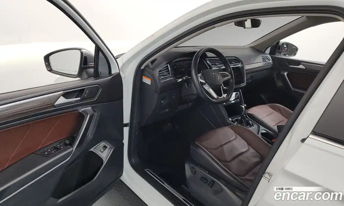 Volkswagen Tiguan 2022 2.0 гидро в Москве № 215006, фото 10