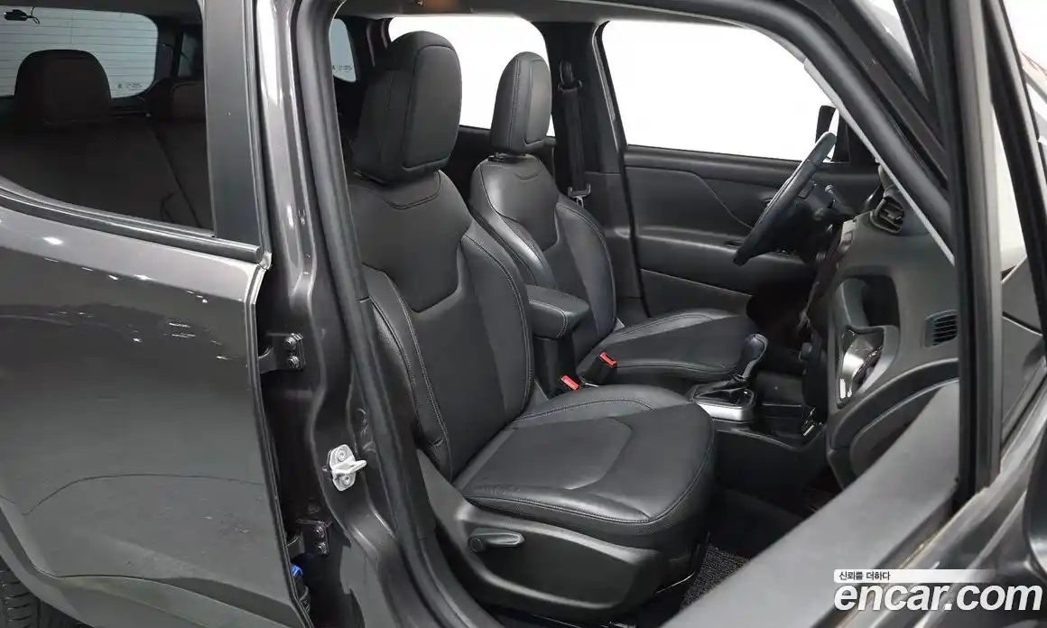 Jeep Renegade 2020 2.4 гидро в Москве № 215481, фото 9