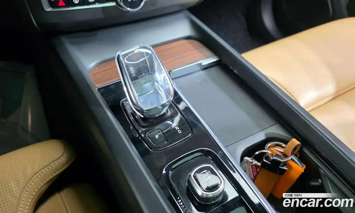 Volvo XC60 2021 2.0 гидро в Москве № 230435, фото 9