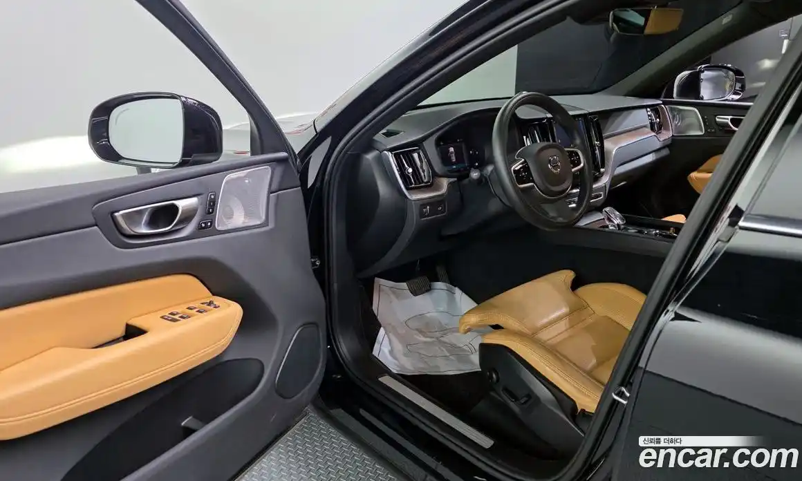 Volvo XC60 2021 2.0 гидро в Москве № 230435, фото 10