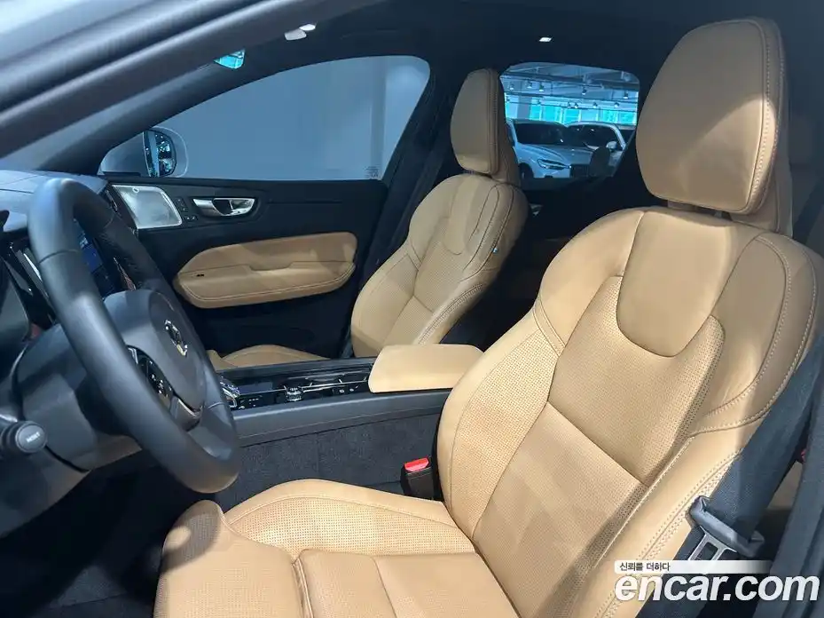 Volvo XC60 2025 2.0 гидро в Москве № 230736, фото 10