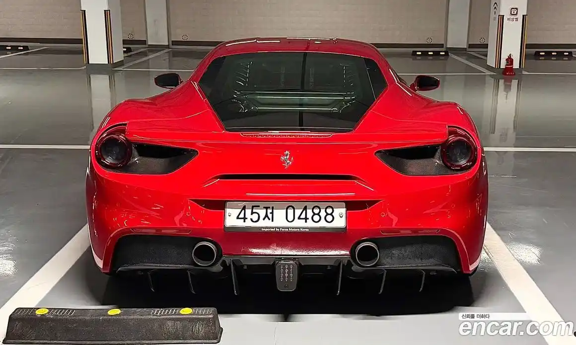 Ferrari 488 2016 3.9 робот в Москве № 238086, фото 7