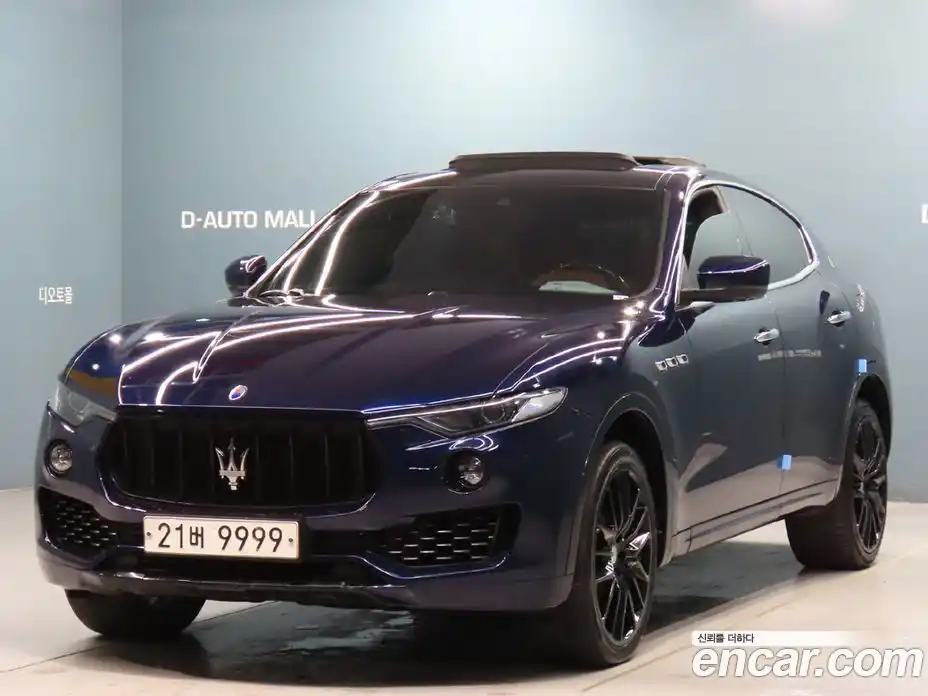 Maserati Levante 2017 3.0 гидро в Москве № 256021, фото 1