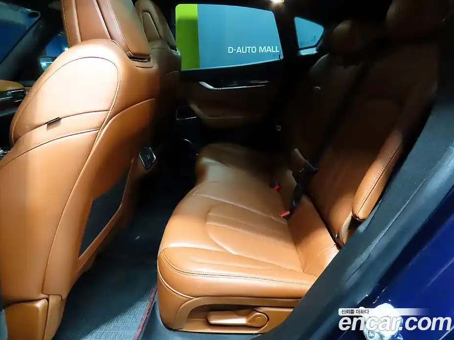 Maserati Levante 2017 3.0 гидро в Москве № 256021, фото 11