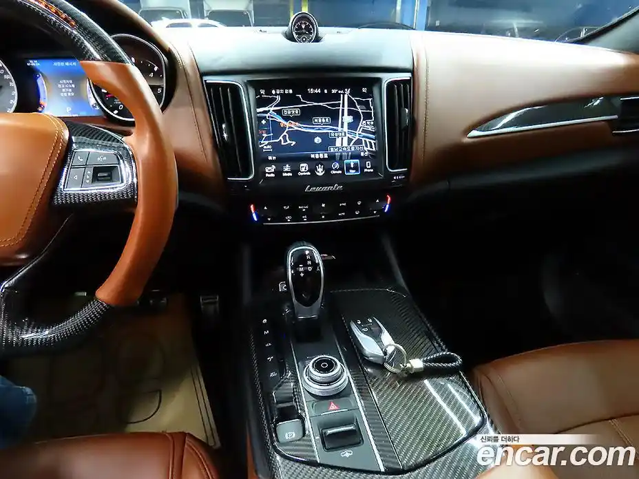 Maserati Levante 2017 3.0 гидро в Москве № 256021, фото 14