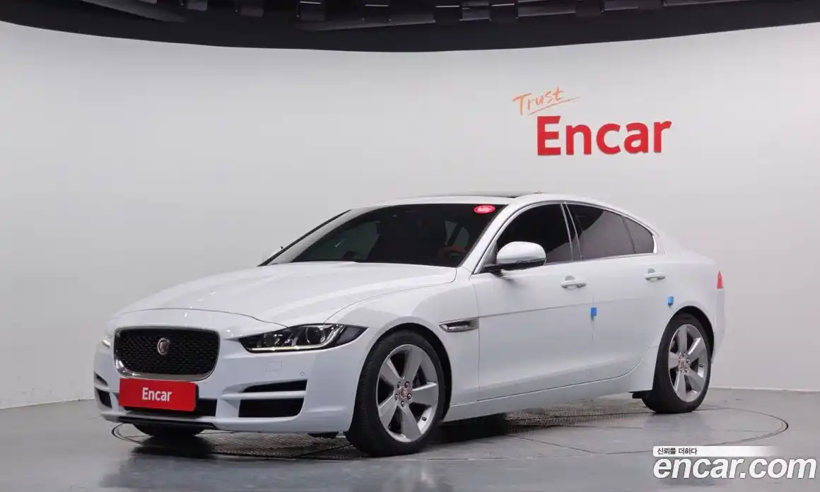 Jaguar XE 2017 2.0 гидро в Москве № 256087, фото 1