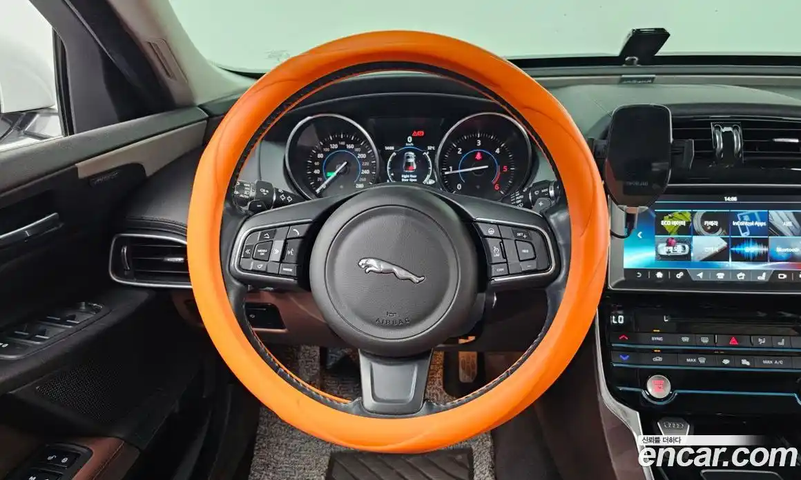 Jaguar XE 2017 2.0 гидро в Москве № 256087, фото 13