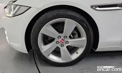 Jaguar XE 2017 2.0 гидро в Москве № 256087, миниатюра 5