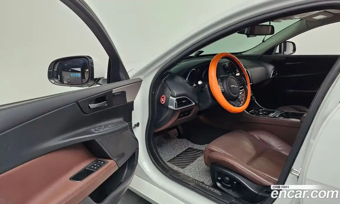 Jaguar XE 2017 2.0 гидро в Москве № 256087, фото 10