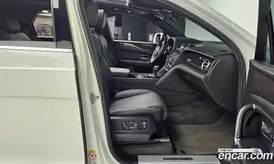 Bentley Bentayga 2019 4.0 гидро в Москве № 256628, миниатюра 11