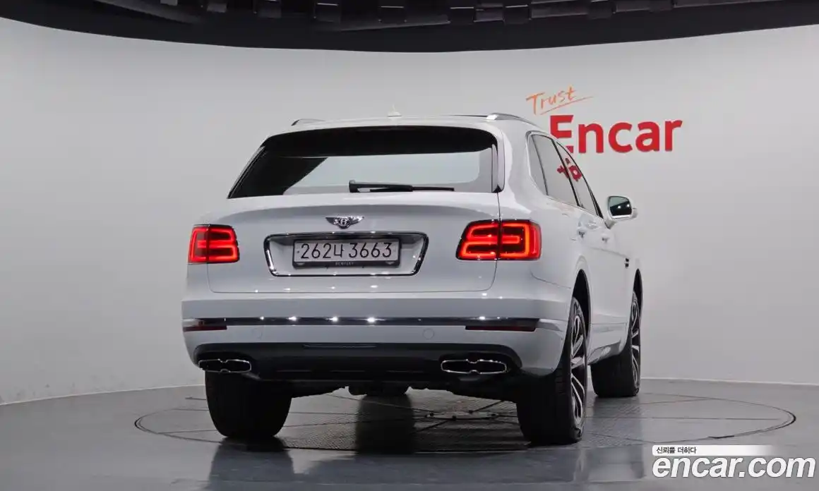 Bentley Bentayga 2019 4.0 гидро в Москве № 256628, фото 4