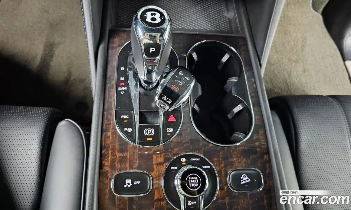 Bentley Bentayga 2019 4.0 гидро в Москве № 256628, фото 9