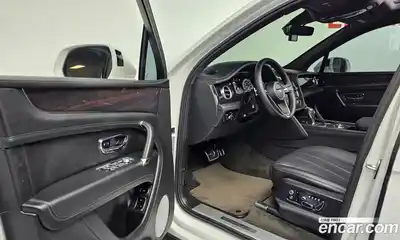Bentley Bentayga 2019 4.0 гидро в Москве № 256628, миниатюра 10