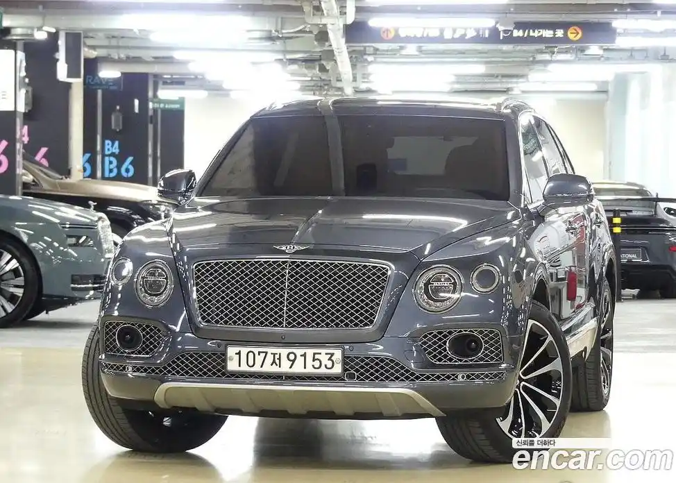 Bentley Bentayga 2017 6.0 гидро в Москве № 256654, фото 1