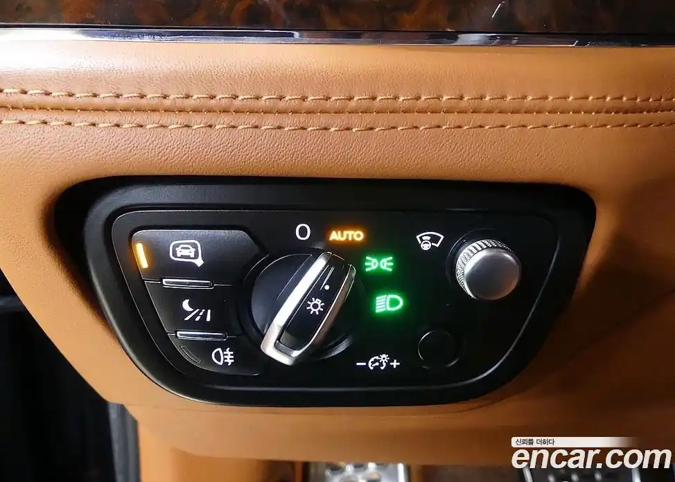 Bentley Bentayga 2017 6.0 гидро в Москве № 256654, фото 14