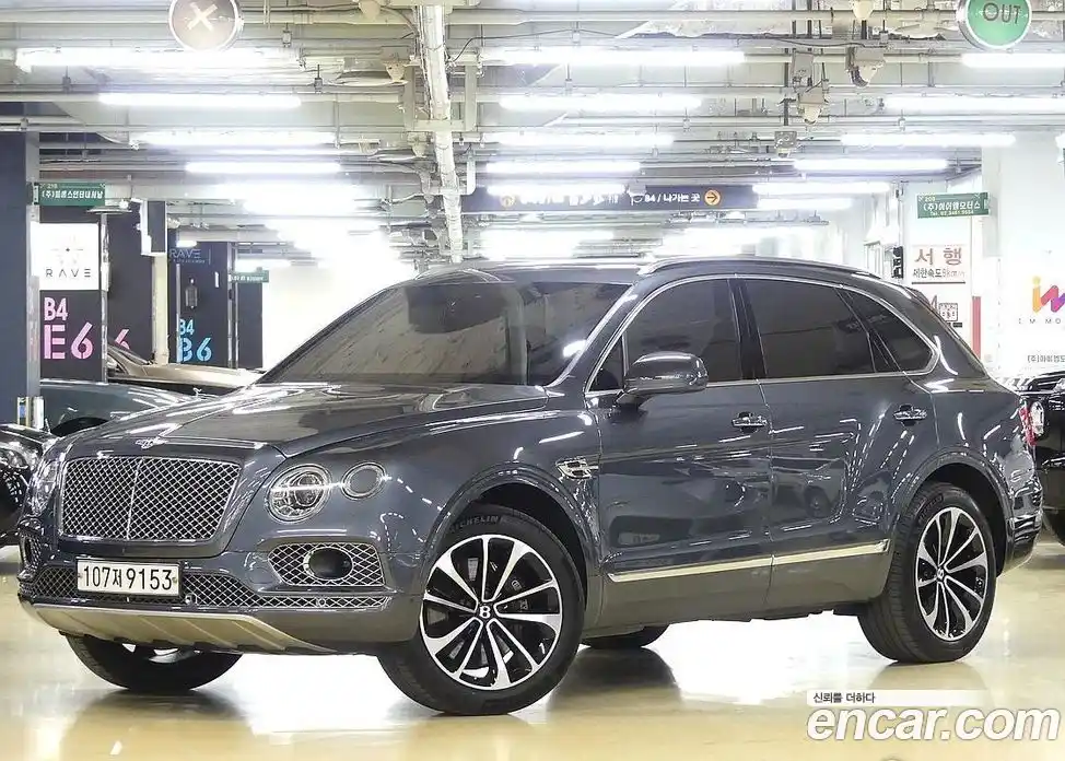 Bentley Bentayga 2017 6.0 гидро в Москве № 256654, фото 2