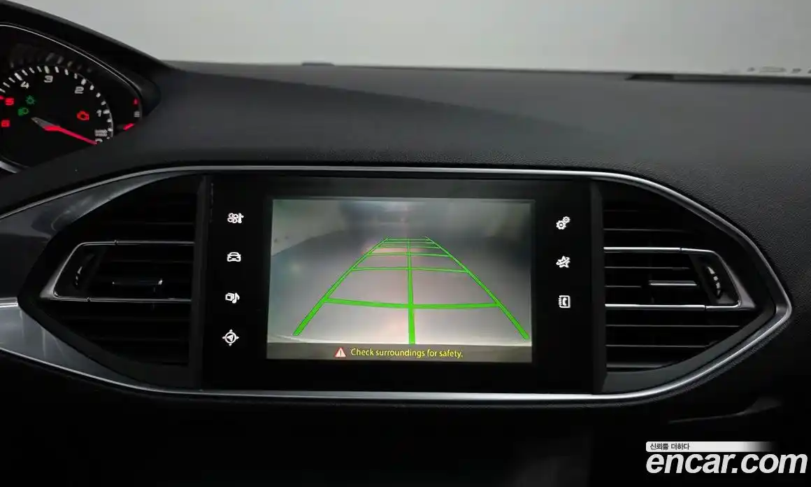 Peugeot 308 2015 1.6 гидро в Москве № 257499, фото 14