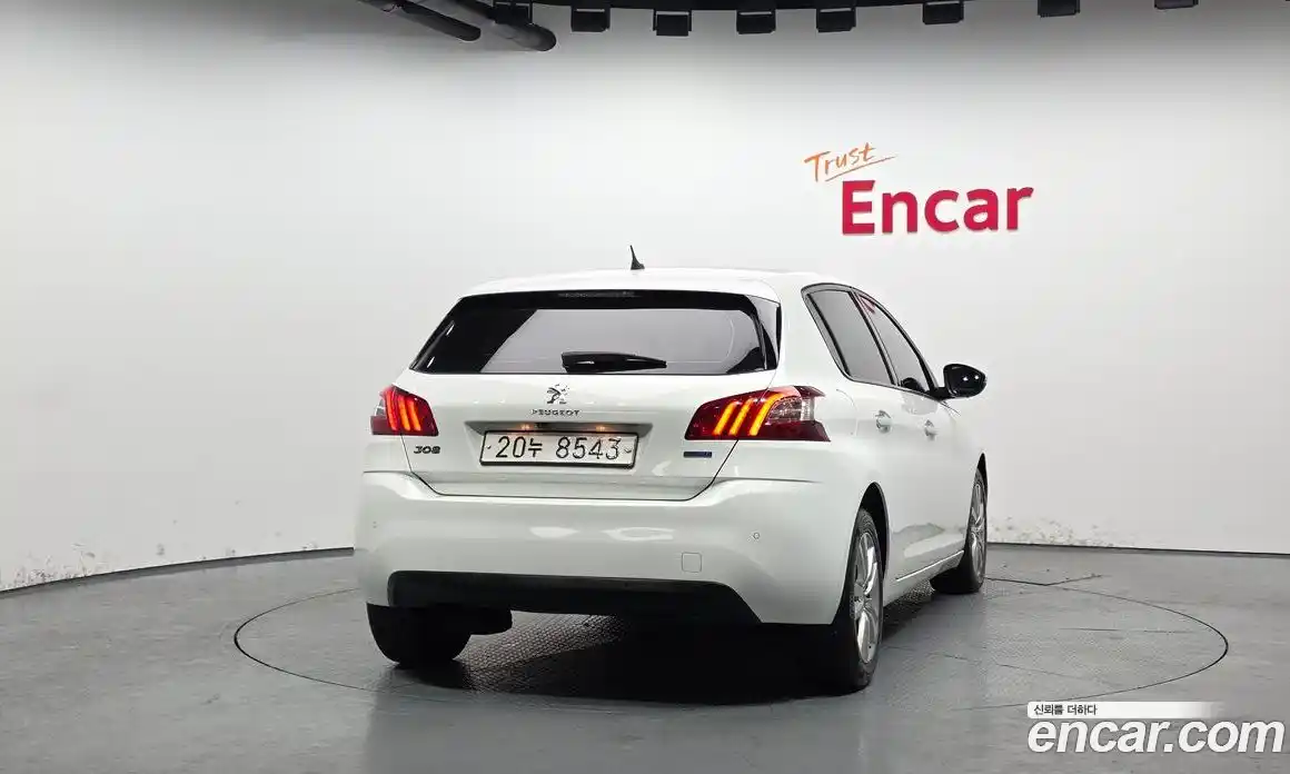 Peugeot 308 2015 1.6 гидро в Москве № 257499, фото 4