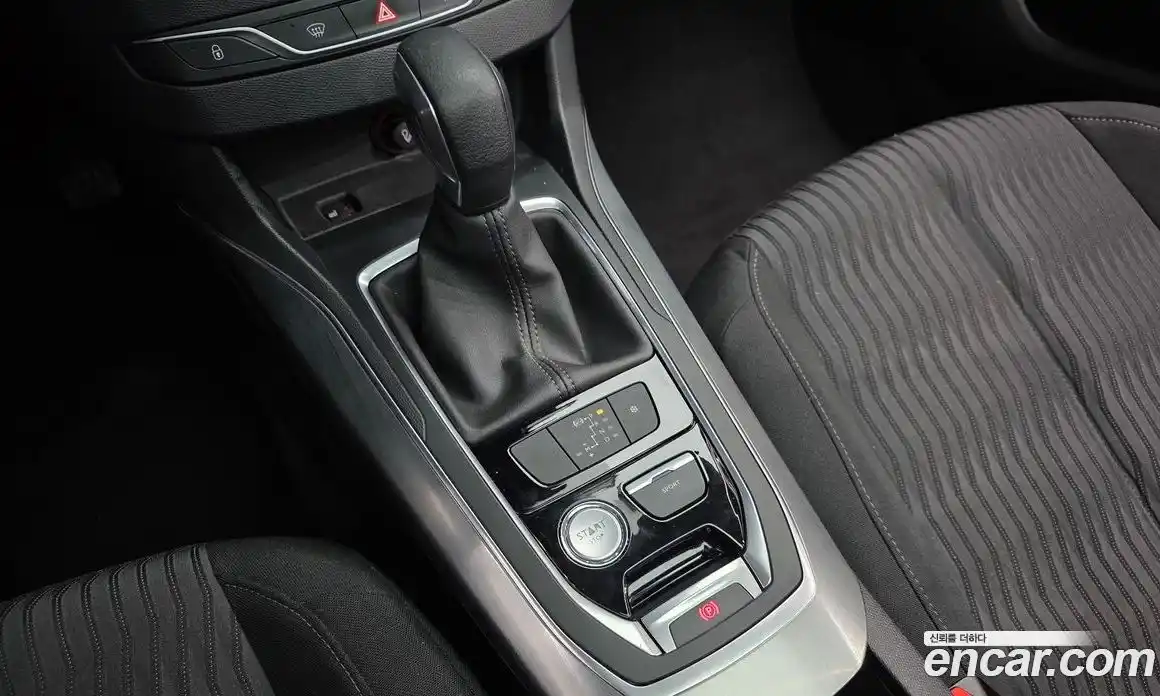 Peugeot 308 2015 1.6 гидро в Москве № 257499, фото 9