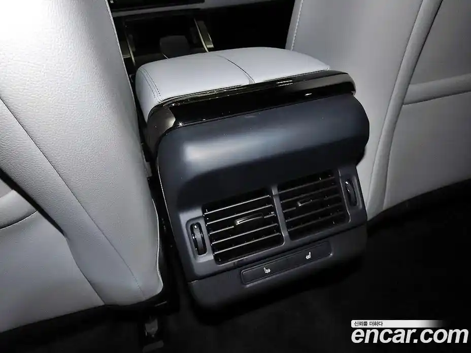 Land Rover Range-Rover Evoque 2025 2.0 гидро в Москве № 297963, фото 14
