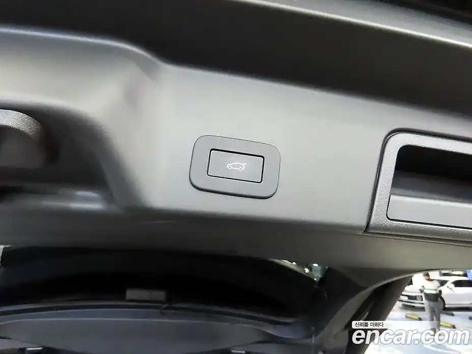 Land Rover Range-Rover Evoque 2025 2.0 гидро в Москве № 297963, фото 16