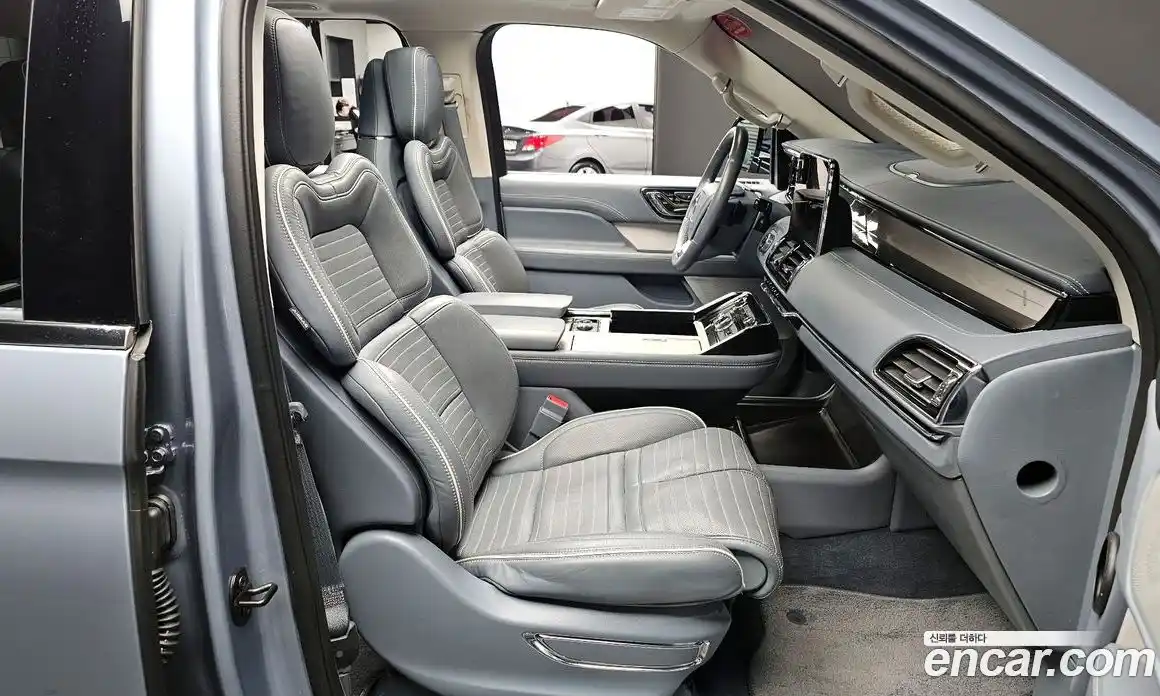 Lincoln Navigator 2018 3.5 гидро в Москве № 304098, фото 10