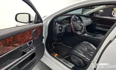 Jaguar XJ 2015 3.0 гидро в Москве № 320143, миниатюра 12