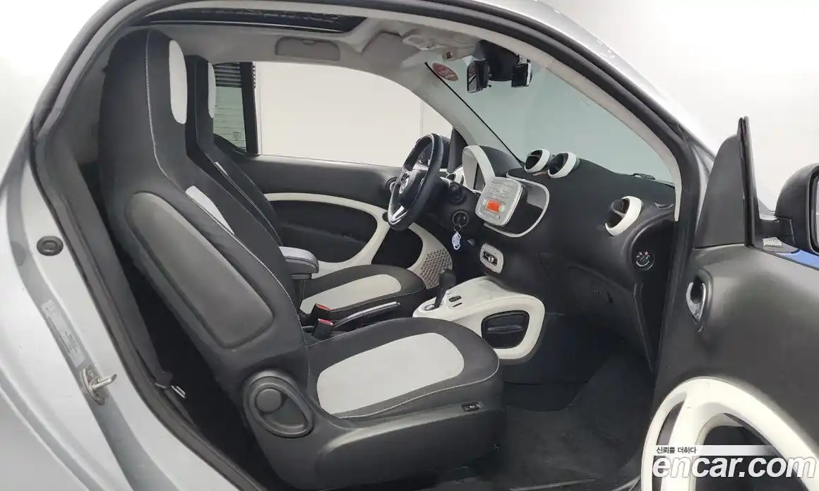 Smart Fortwo 2015 1.0 гидро в Москве № 402375, фото 11