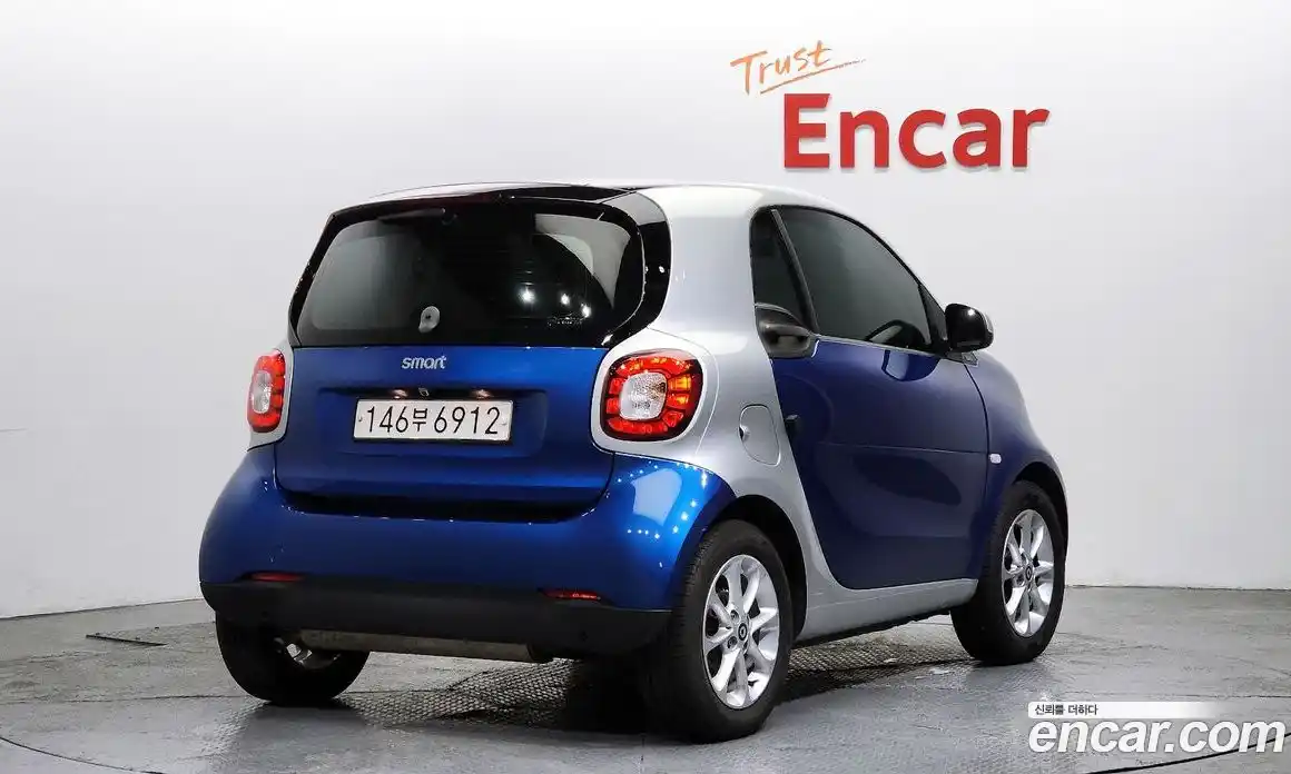 Smart Fortwo 2015 1.0 гидро в Москве № 402375, фото 2