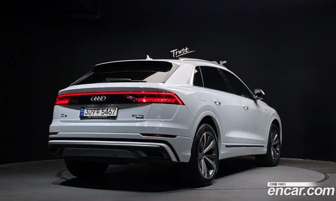 Audi Q8 2021 3.0 гидро в Москве № 496794, фото 2