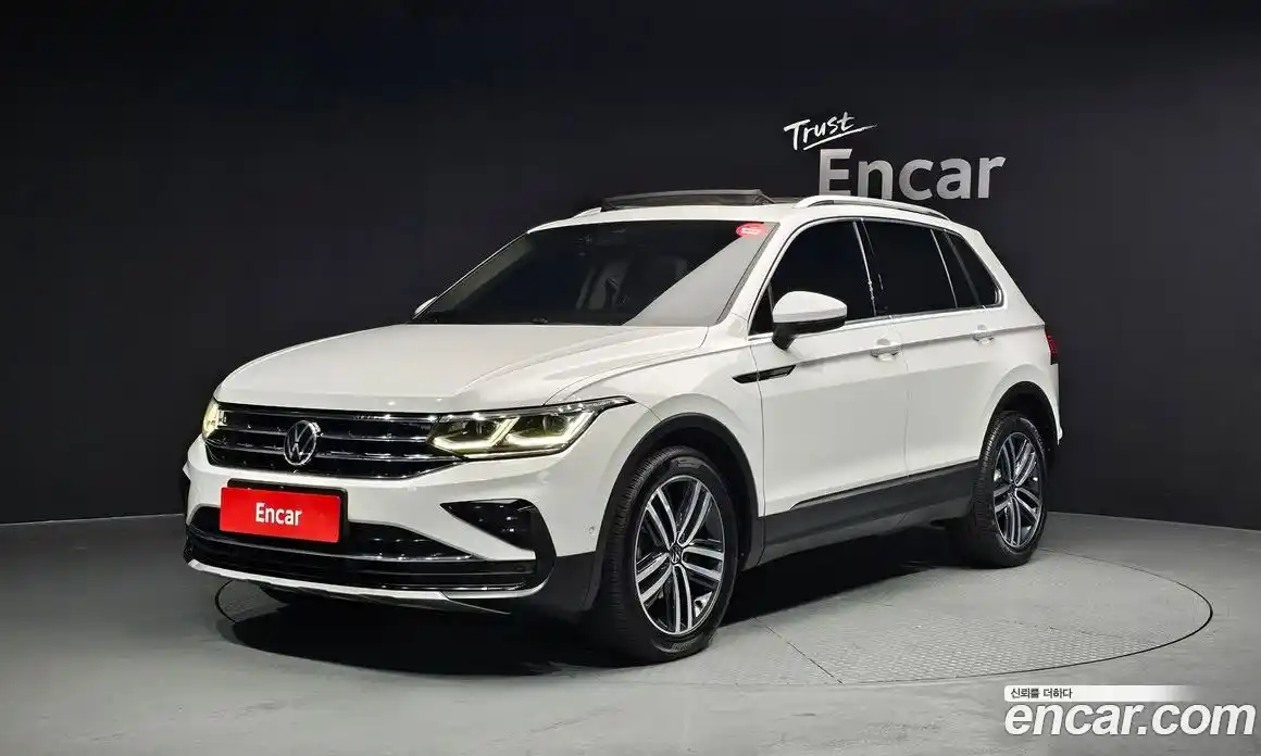Volkswagen Tiguan 2021 2.0 гидро в Москве № 595647, фото 1