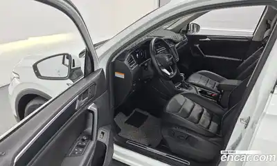 Volkswagen Tiguan 2021 2.0 гидро в Москве № 595647, миниатюра 11