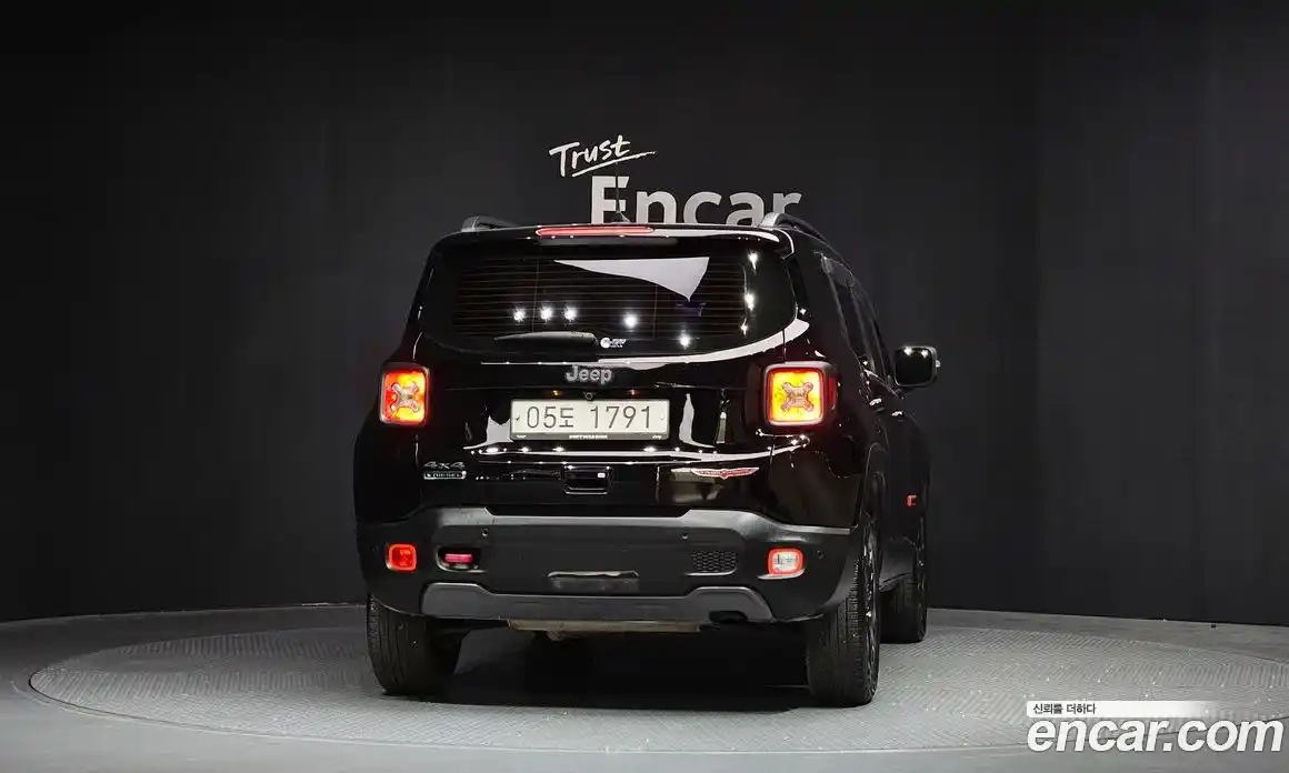 Jeep Renegade 2018 2.0 гидро в Москве № 609646, фото 4