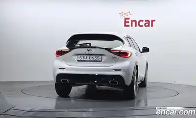 Infiniti Q30 2019 2.0 гидро в Москве № 610925, миниатюра 4