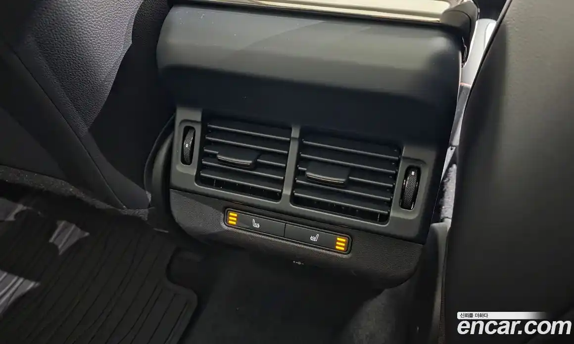 Land Rover Range-Rover Evoque 2024 2.0 гидро в Москве, фото 17