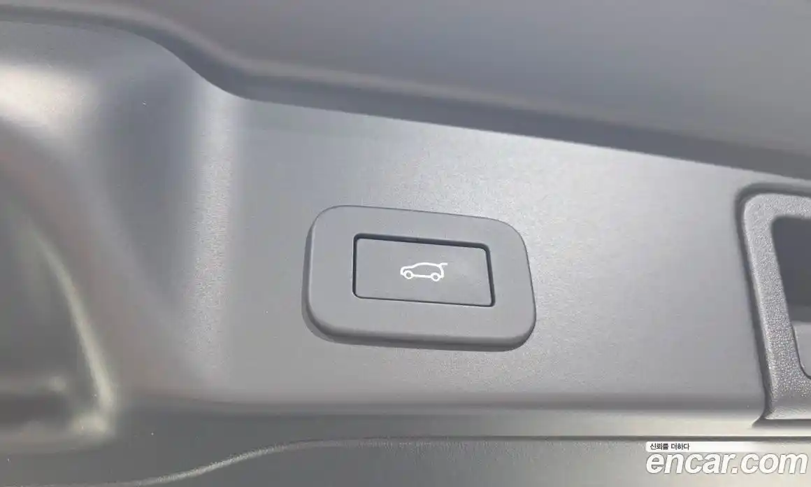 Land Rover Range-Rover Evoque 2024 2.0 гидро в Москве, фото 20