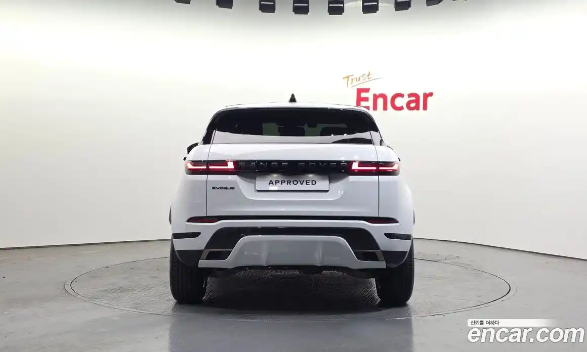 Land Rover Range-Rover Evoque 2024 2.0 гидро в Москве, фото 7