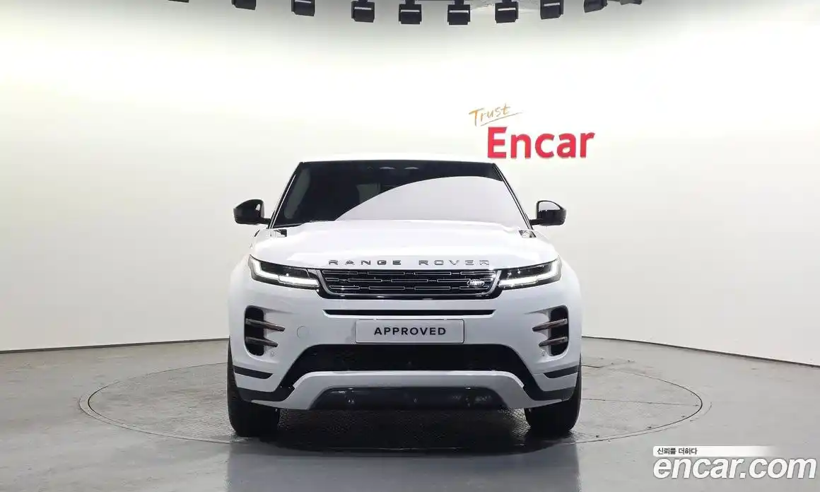 Land Rover Range-Rover Evoque 2024 2.0 гидро в Москве, фото 8